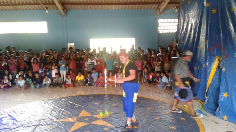 CRAS e Departamentos de Assuntos Comunitários e Indígenas de Nova Laranjeiras promovem a festa do dia das crianças na aldeia indígena